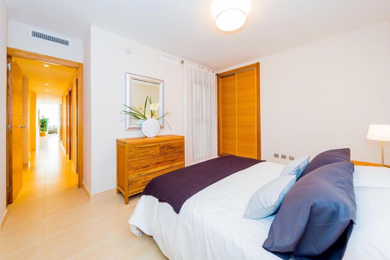 Шикарная Квартира На Первой Линии -Luxury Apartment On The First Line Sea Torrevieja Dış mekan fotoğraf