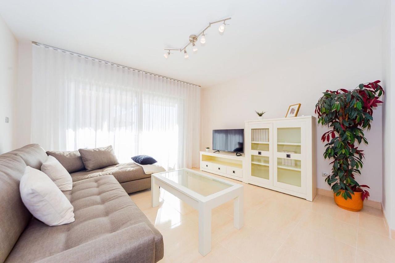 Шикарная Квартира На Первой Линии -Luxury Apartment On The First Line Sea Torrevieja Dış mekan fotoğraf